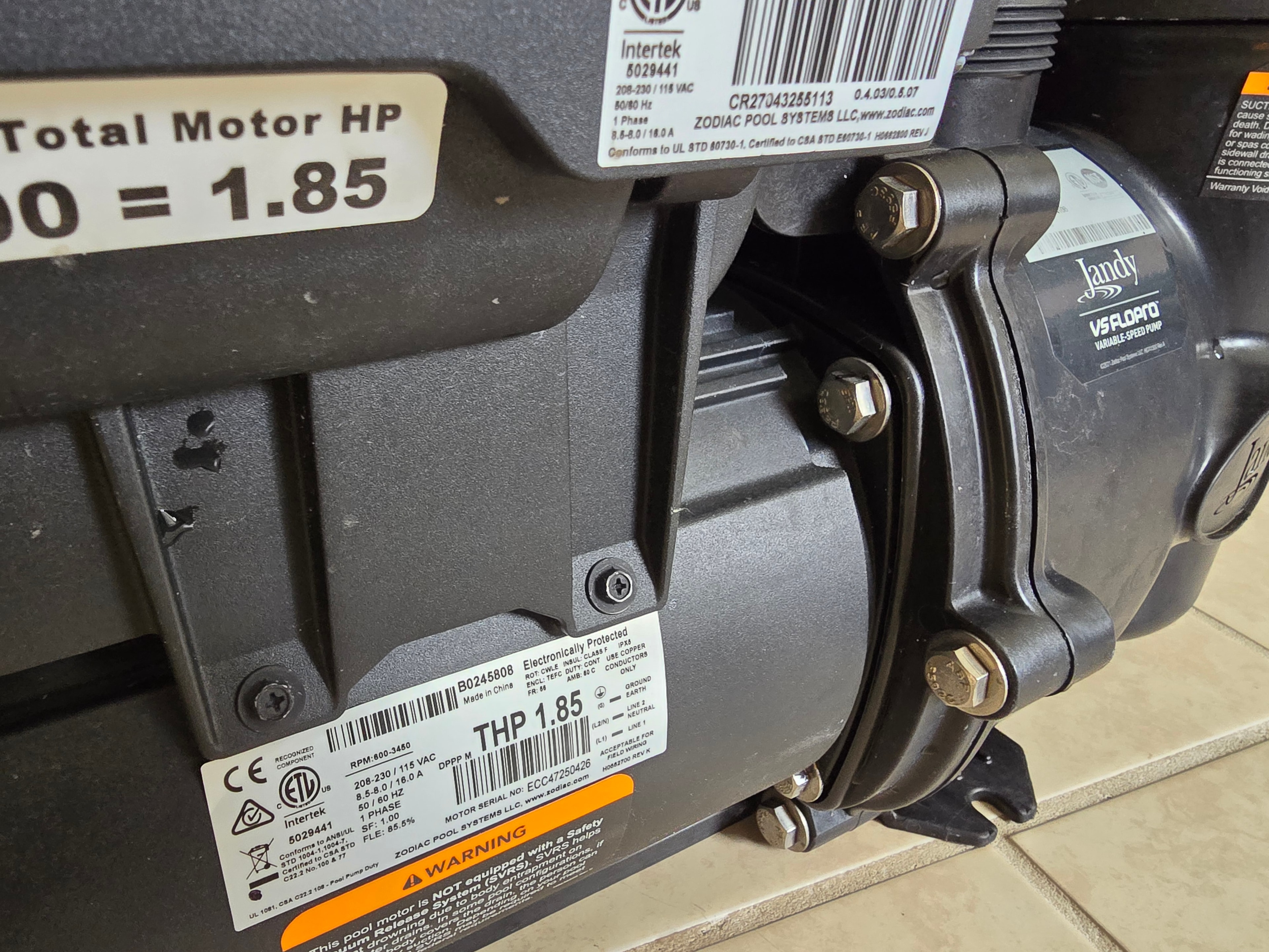 Jandy VS FloPro DV2A zoomed side view showing motor label and VS FloPro branding