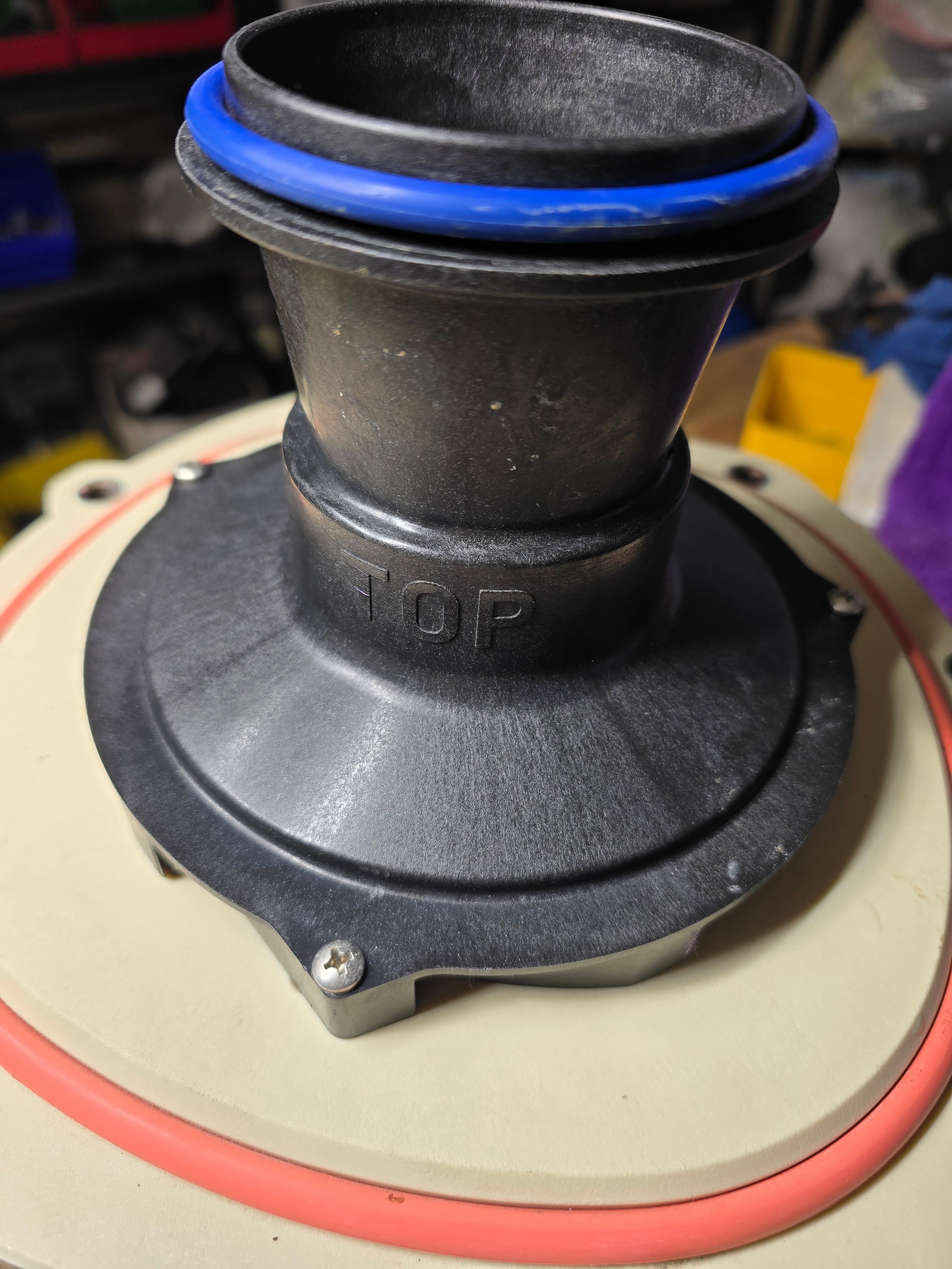 Pentair IntelliFlo3 VSF 3.0 THP pool pump (011075) — shaft seal and connector detail